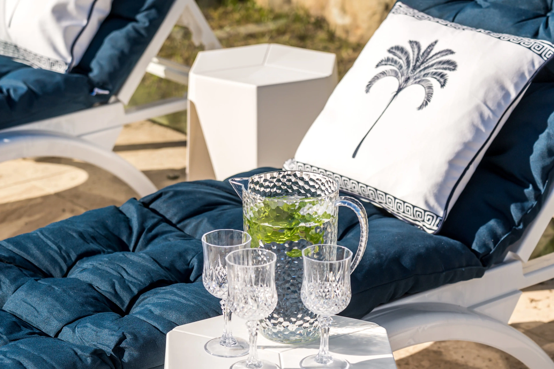 Elegant Outdoor Styling